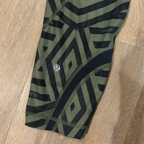 Lululemon Run: Inspire Crop II *All Full-On Luxtreme - Picture 5 of 7